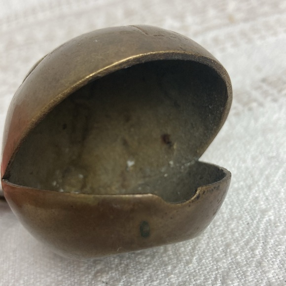 Brass Whale Ashtray - Picture 6 of 8